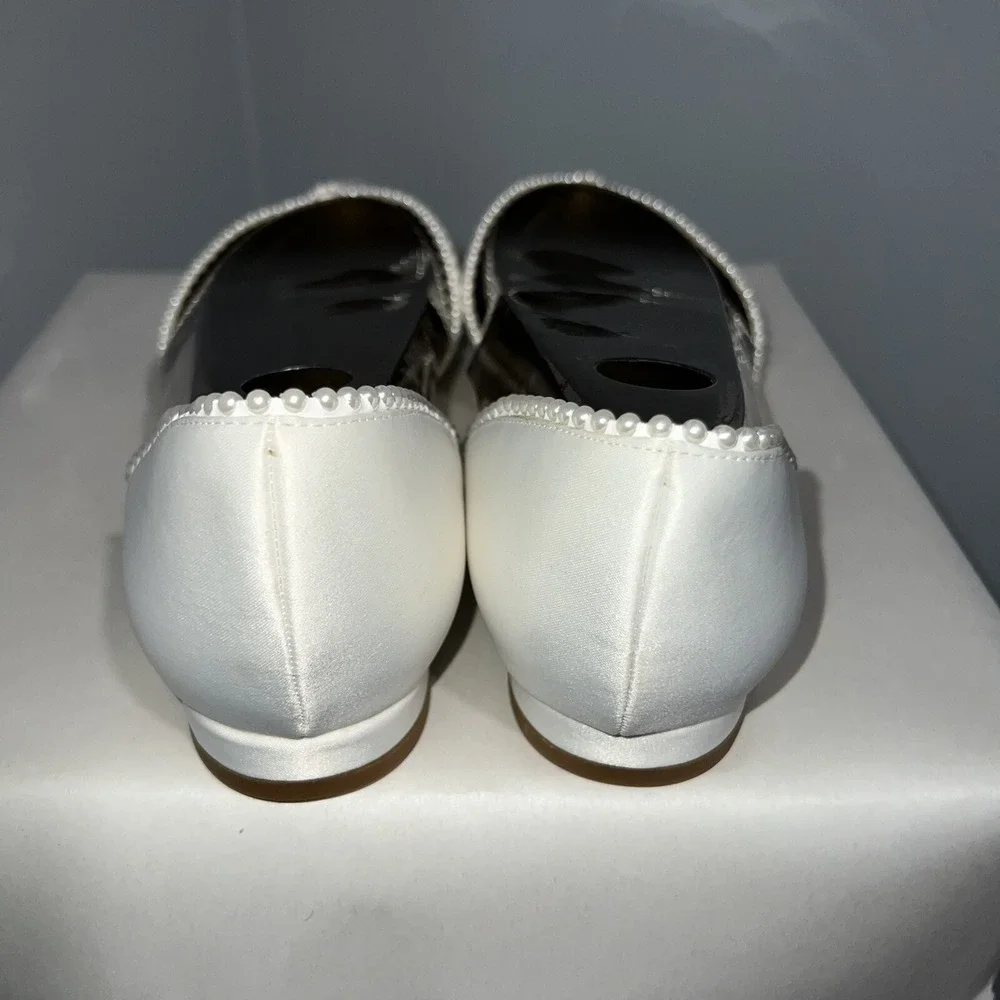 Adrianna Papell elegant pointed